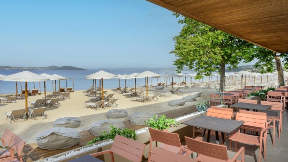 Akrathos Beach