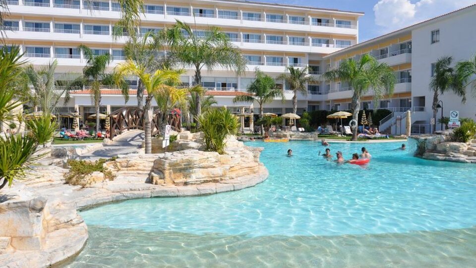 Leonardo Cypria Bay