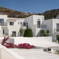 Mr and Mrs White Tinos