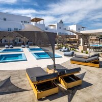 Aelia luxury suites