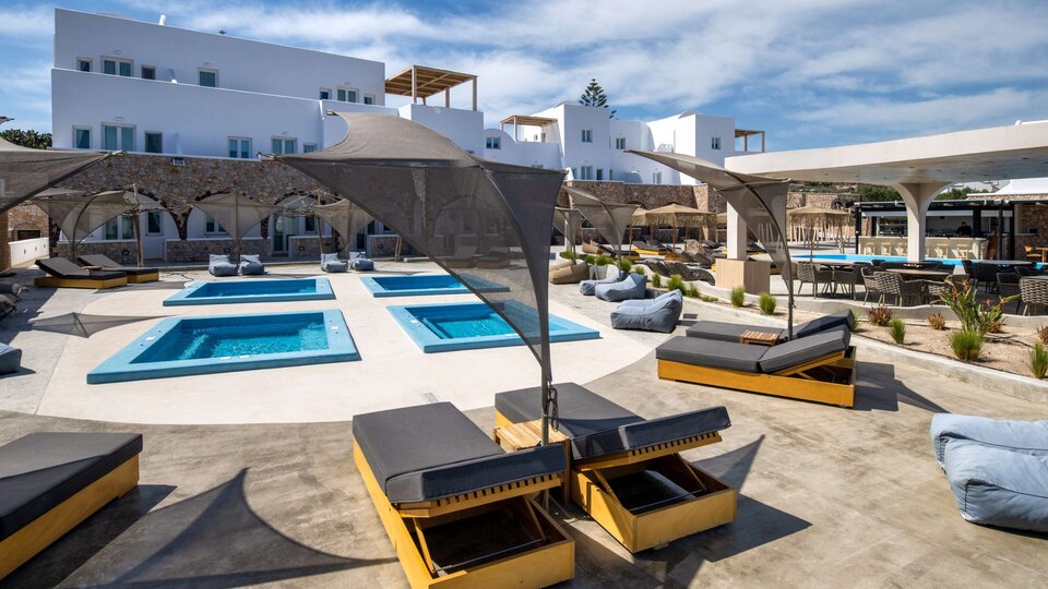 Aelia luxury suites