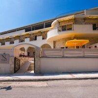 Neikos Mediterraneo Luxury Suites