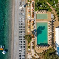 Isla Brown Corinthia