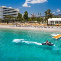 Isla Brown Corinthia