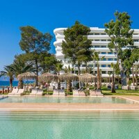 Isla Brown Corinthia