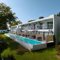 Ninos Grand Hotel & Resort
