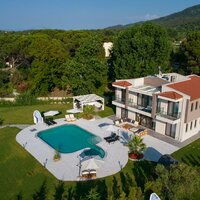 Chrisa Luxury Villa