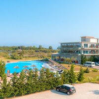 Ninos Laguna Holiday Resort