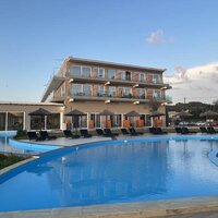 Ninos Laguna Holiday Resort
