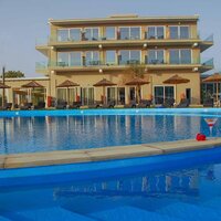 Ninos Laguna Holiday Resort