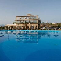 Ninos Laguna Holiday Resort